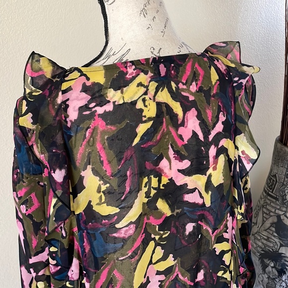 Guess Ruffled Floral Blouse - Picture 7 of 12